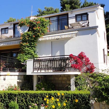 Guesthouse Apartment Bozica Бол Экстерьер фото
