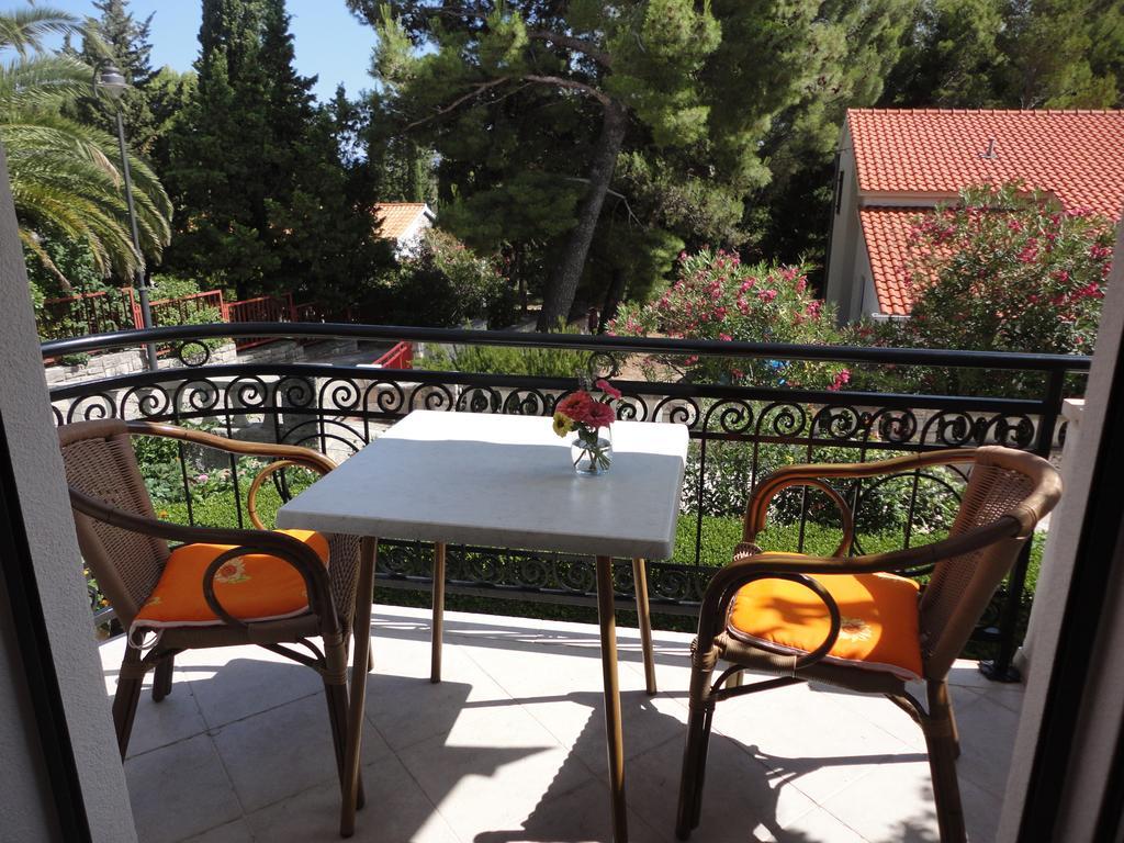 Guesthouse Apartment Bozica Бол Номер фото