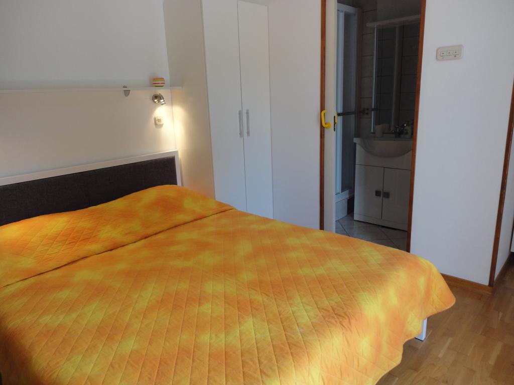 Guesthouse Apartment Bozica Бол Номер фото