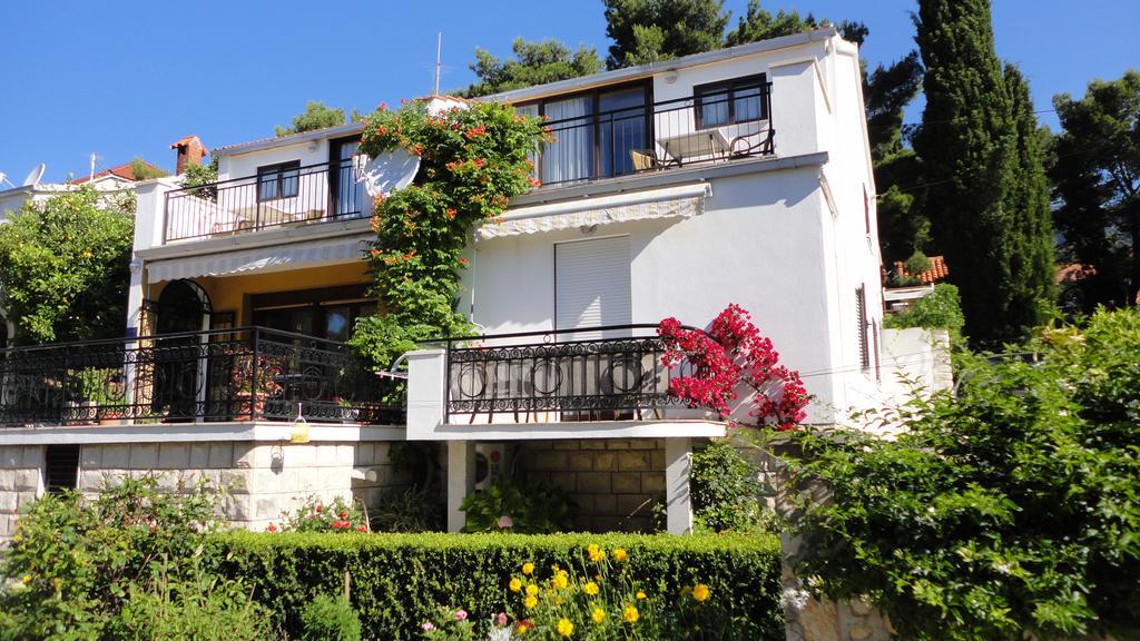 Guesthouse Apartment Bozica Бол Экстерьер фото
