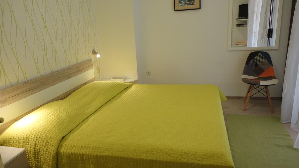 Guesthouse Apartment Bozica Бол Экстерьер фото
