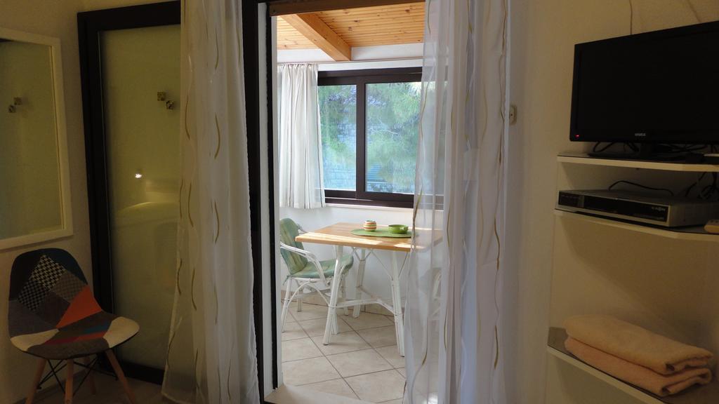 Guesthouse Apartment Bozica Бол Экстерьер фото